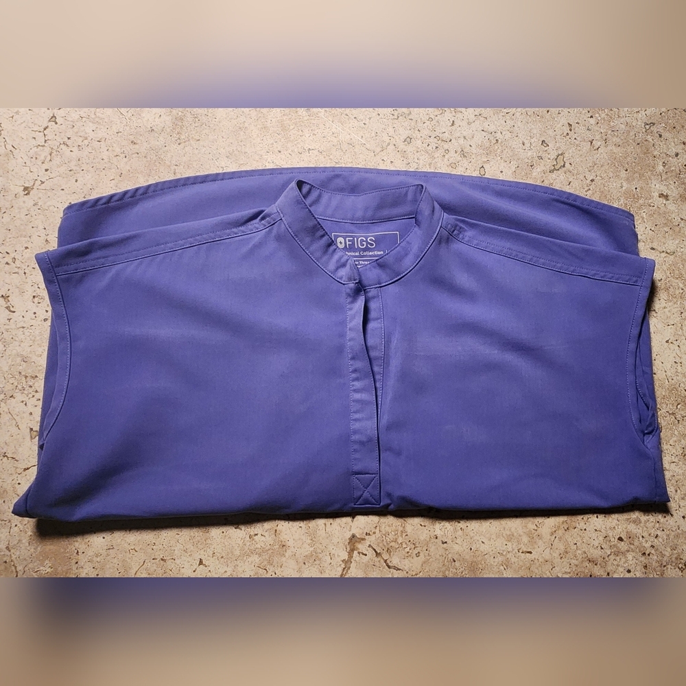 Figs Women's Blueberry Rafaela Scrub Top Small